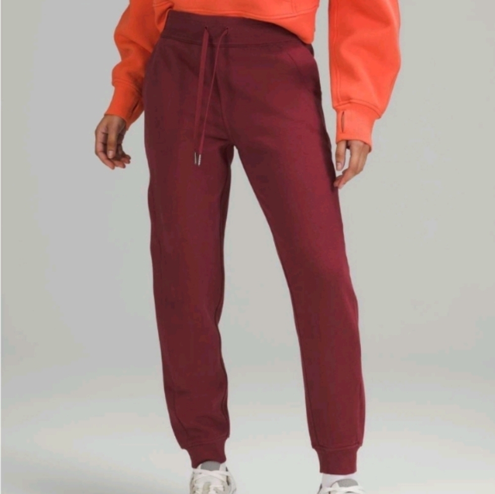 Lululemon Scuba High-Rise Jogger maroon sz 2